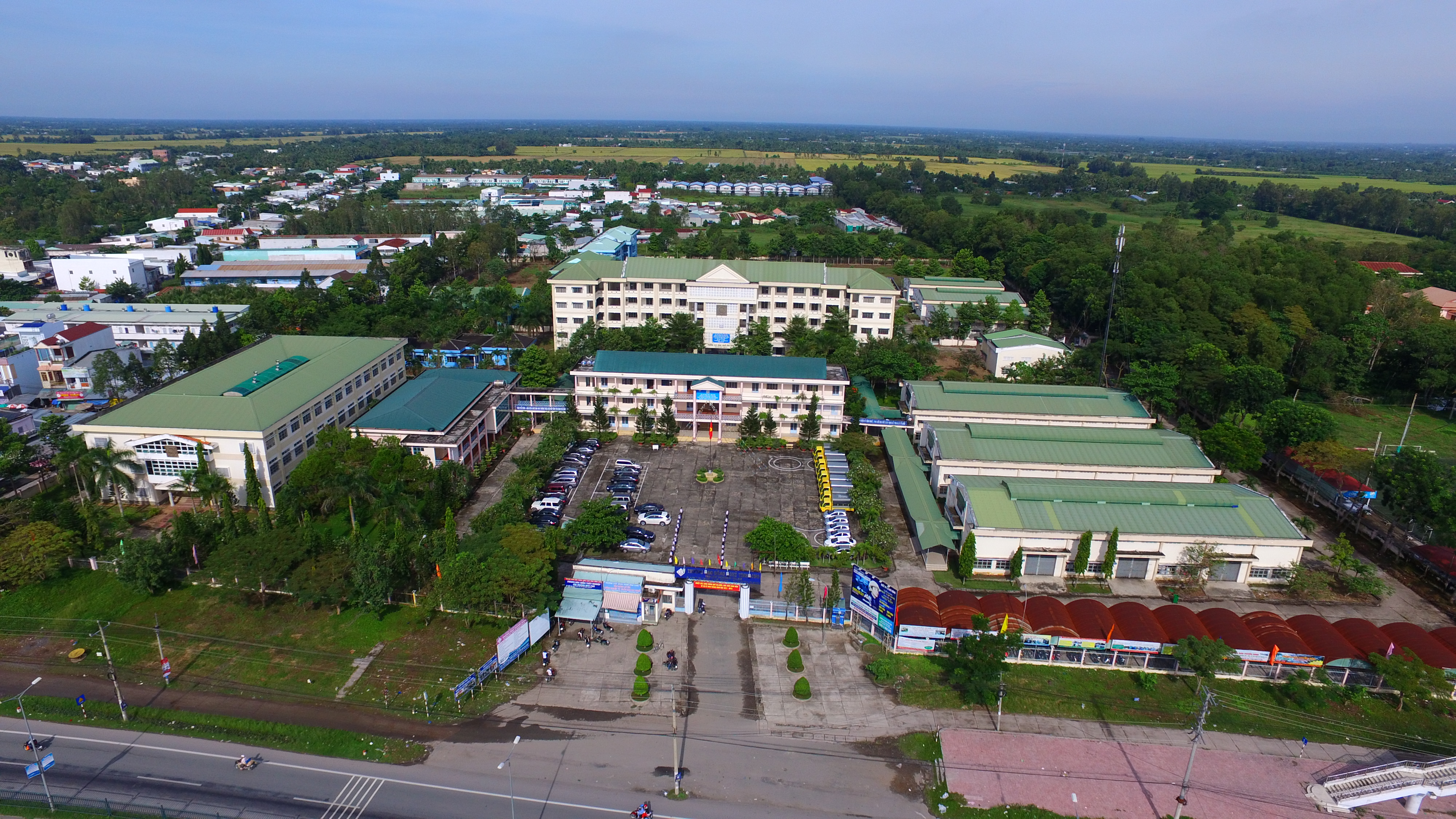 Sân tập lái xe